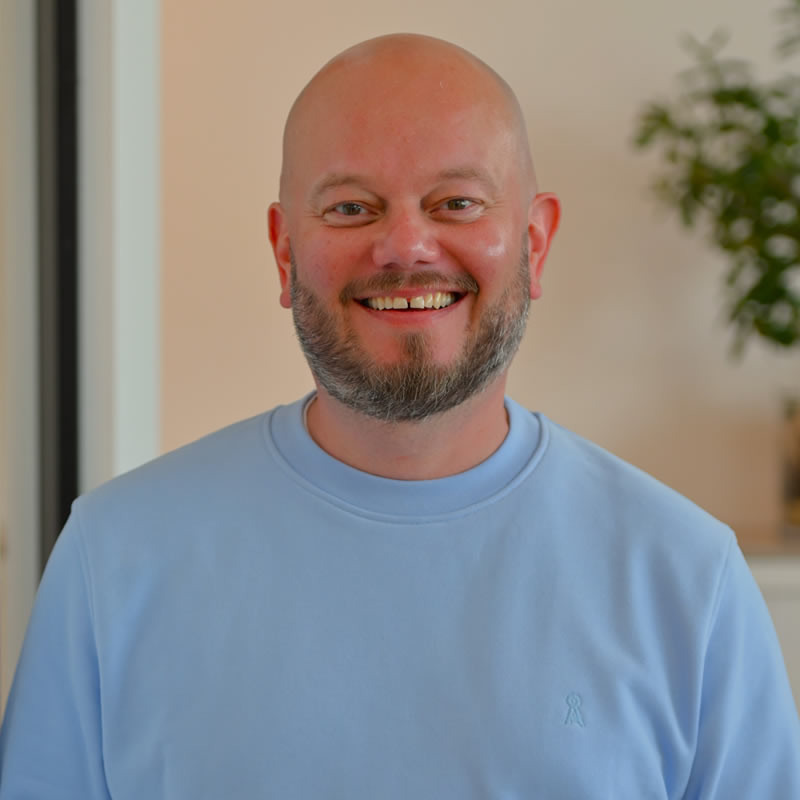 Portraitbild von David Adrian
